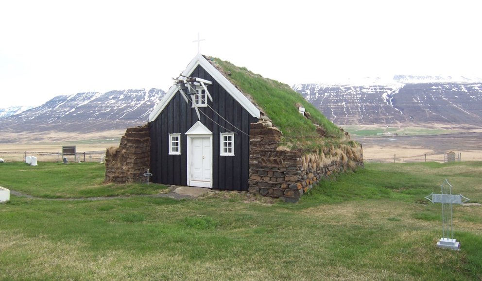 Saurbæjarkirkja í Eyjafirði árið 2006, mynd úr myndasafni Minjastofnunar Íslands.