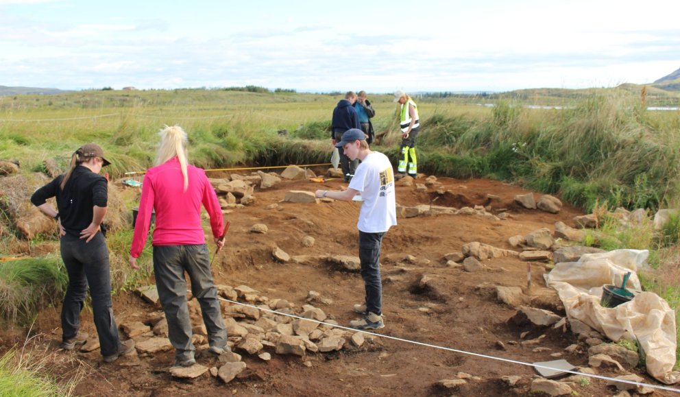 Nemendauppgröftur á vegum Háskóla Íslands í Skálholti 2024