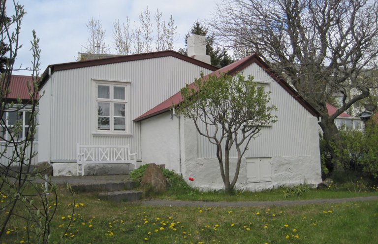 Tómasarhagi 16b