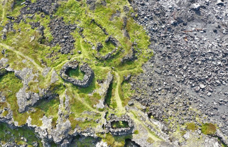 Rústir verstöðvarinnar á Selatanga á Reykjanesskaga